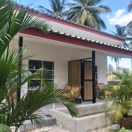 Nice Home Stay At Samroiyod Baanphakrimlay Exteriör bild